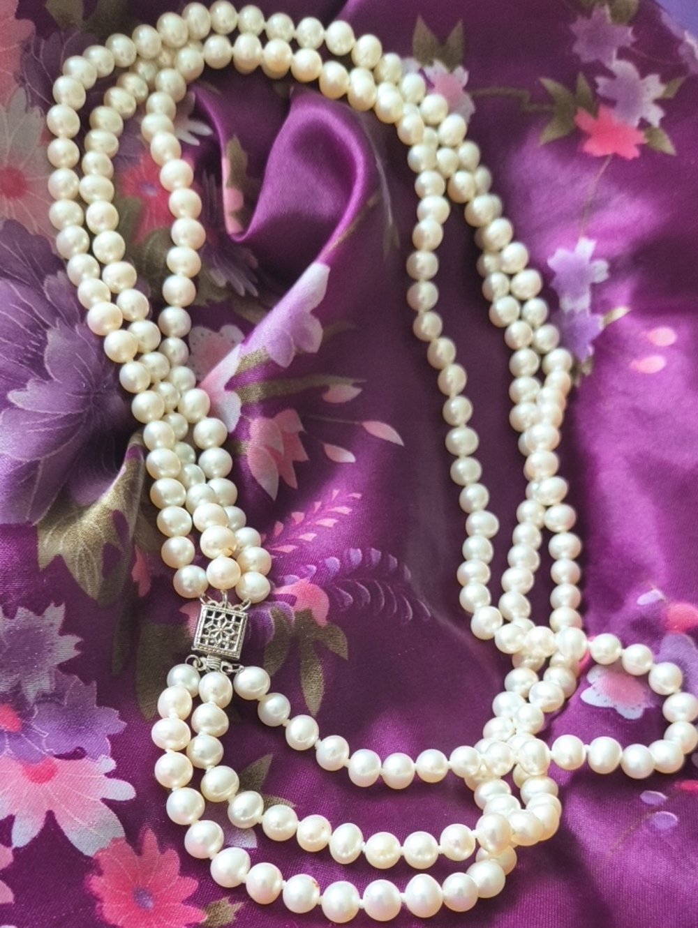 Vintage Stunning 3 Strand Pearl Necklace With Sterling Silver Box Clasp